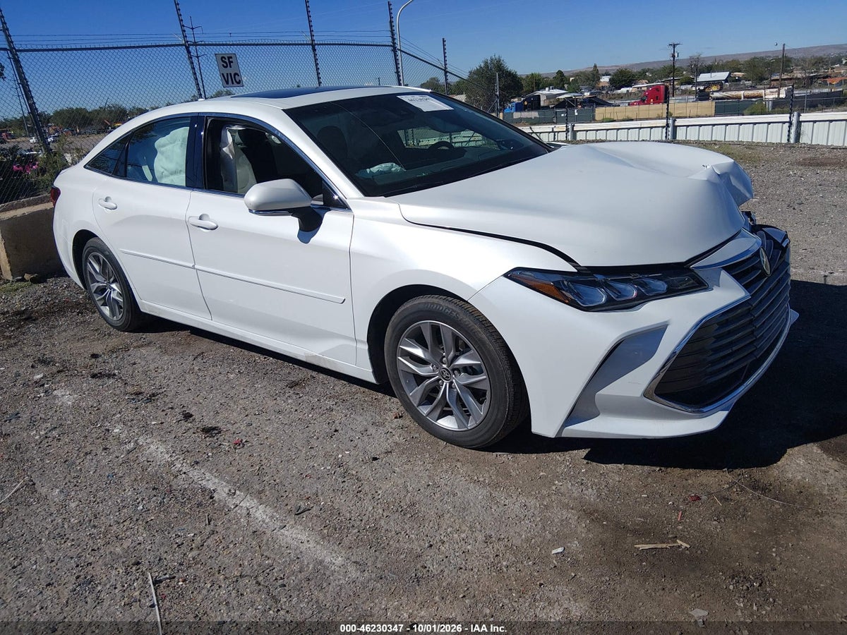 2022 TOYOTA AVALON XLE