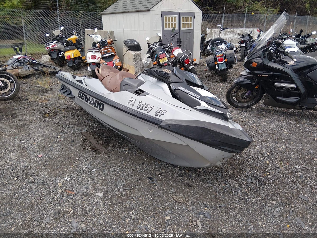 2019 SEADOO GTX-300 LIMITED