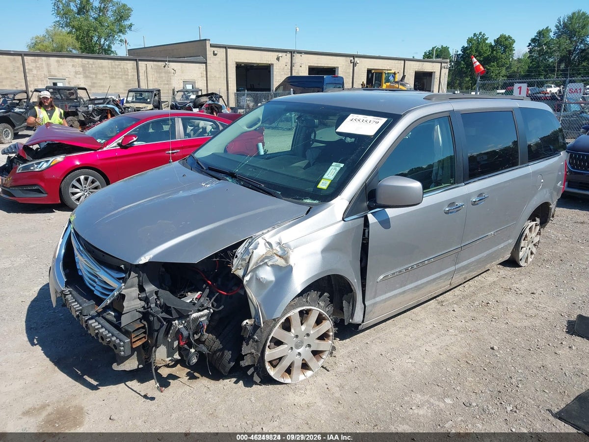 2016 CHRYSLER TOWN & COUNTRY TOURING — снимка 2