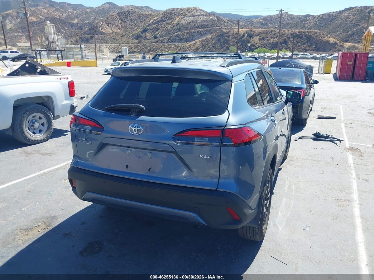 2026 TOYOTA COROLLA CROSS XLE — снимка 4