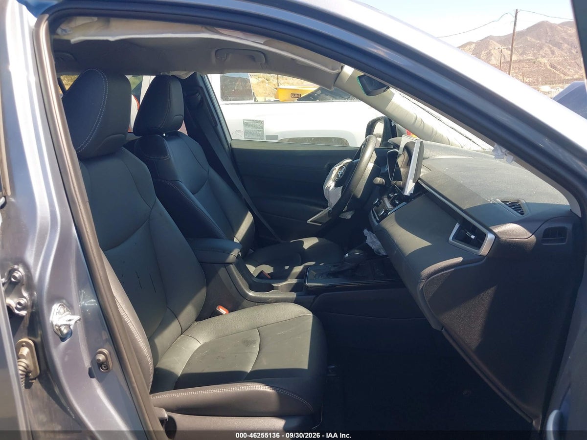 2026 TOYOTA COROLLA CROSS XLE — снимка 5