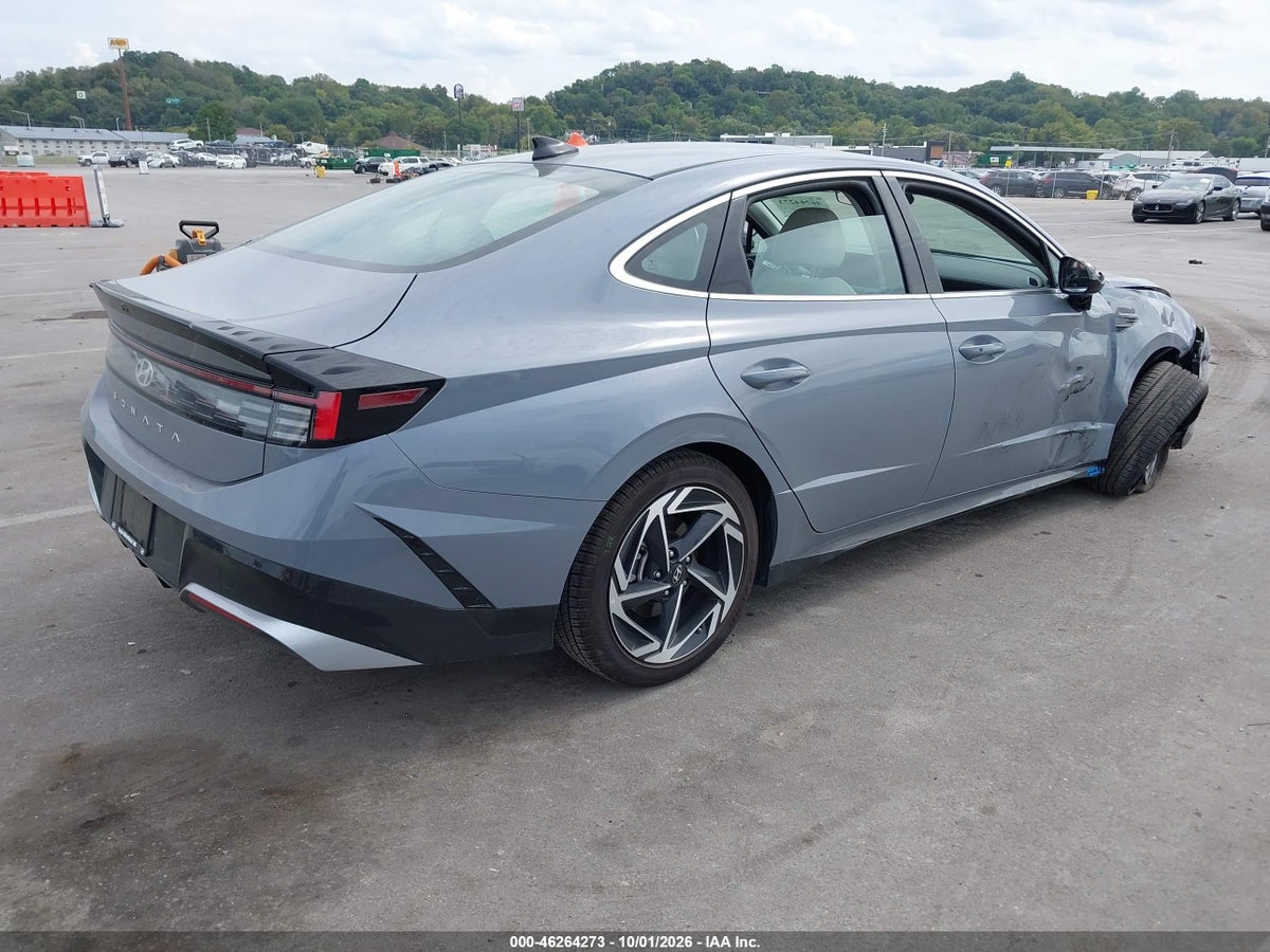2026 HYUNDAI SONATA SEL SPORT — photo 4