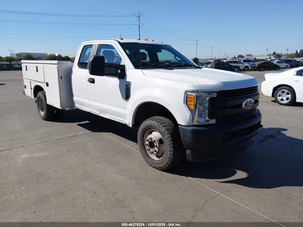 2017 FORD F-350 CHASSIS XL
