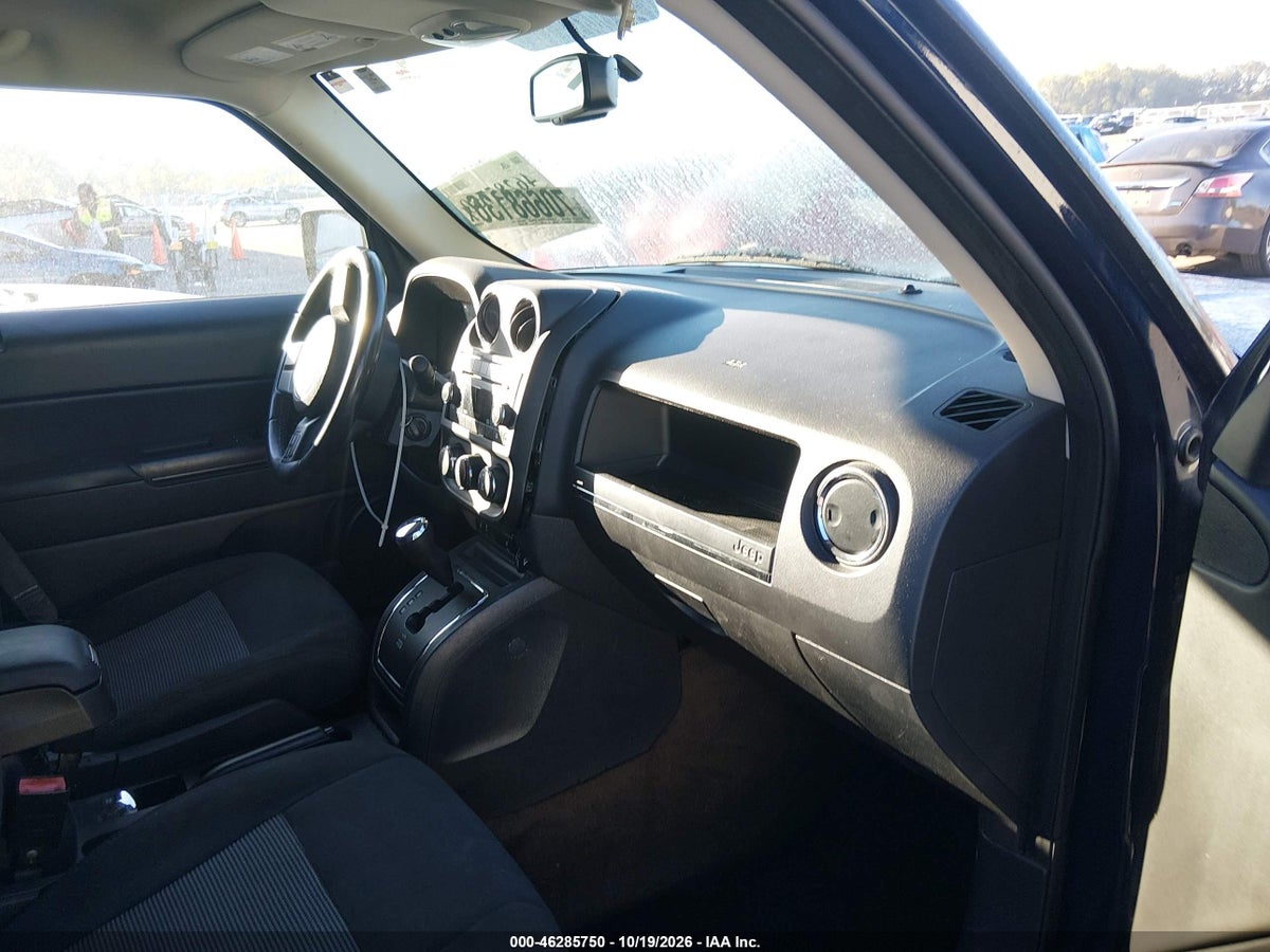 2017 JEEP PATRIOT LATITUDE 4X4 — photo 5