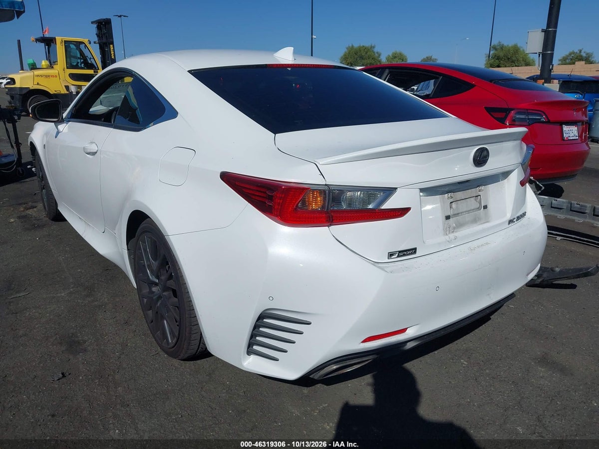 2016 LEXUS RC 200T — photo 3
