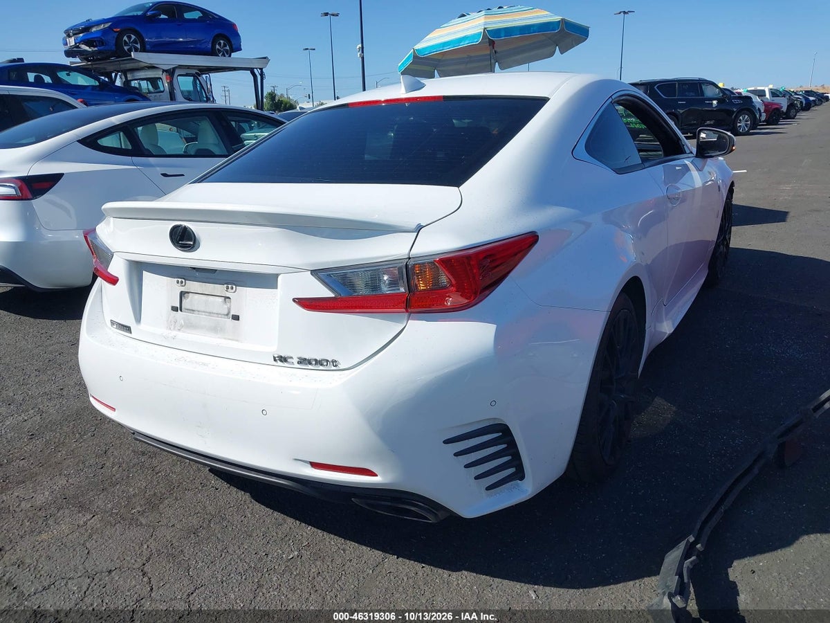 2016 LEXUS RC 200T — photo 4