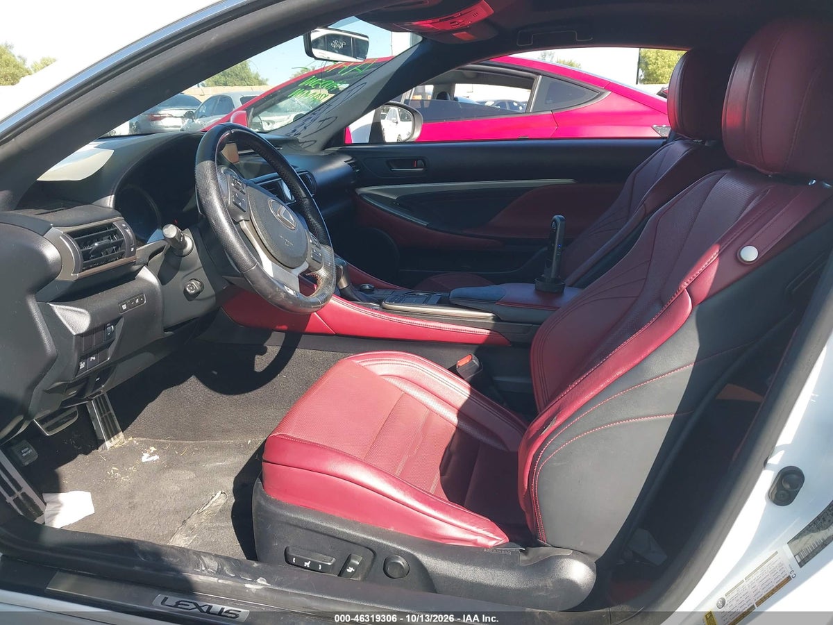 2016 LEXUS RC 200T — photo 5