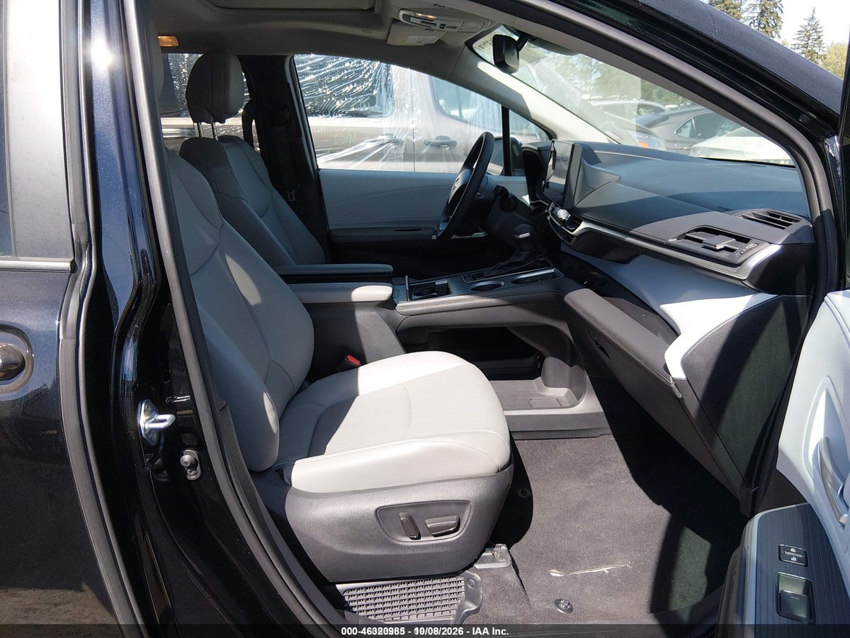 2026 TOYOTA SIENNA XLE — снимка 5