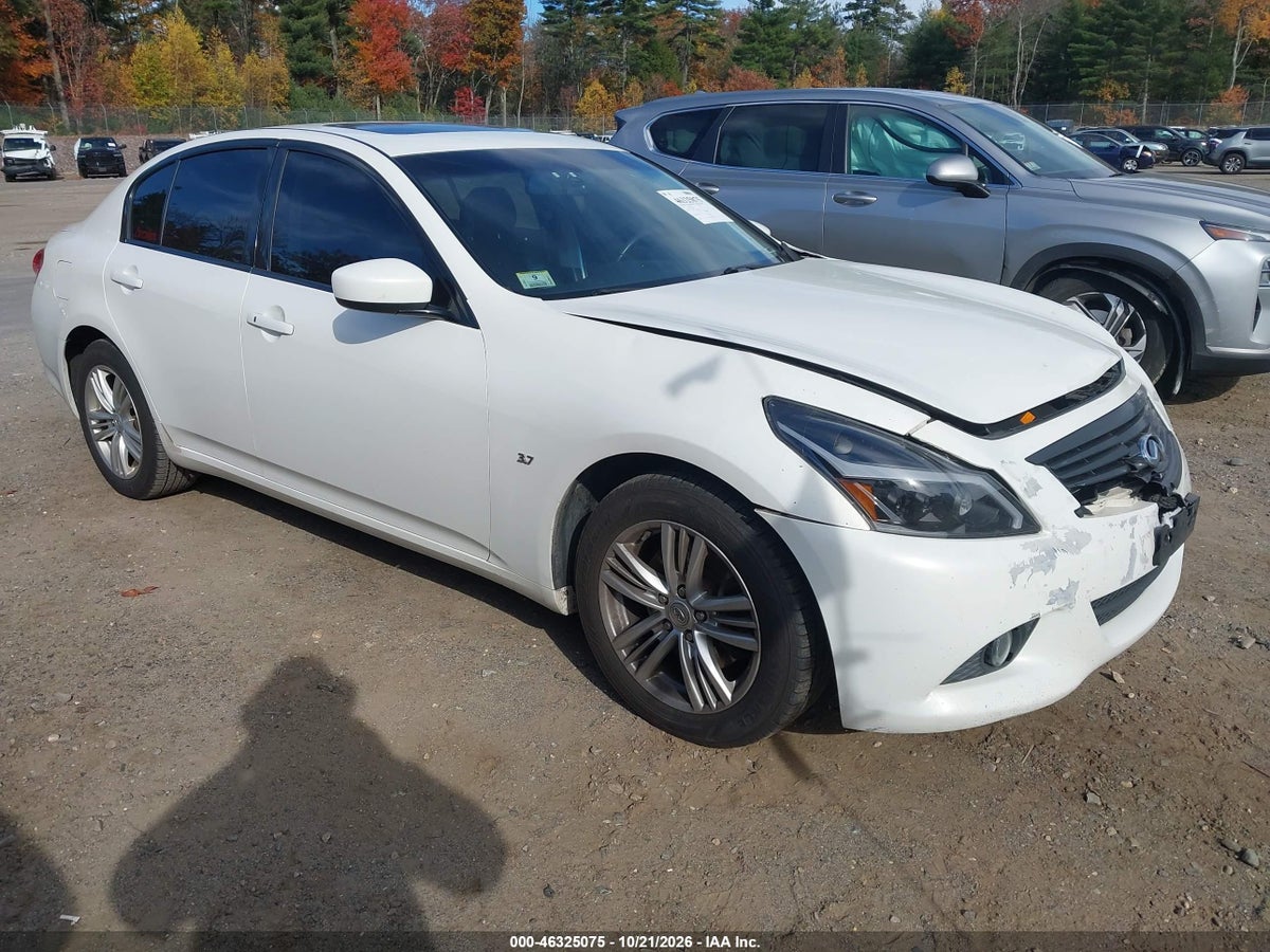 2015 INFINITI Q40