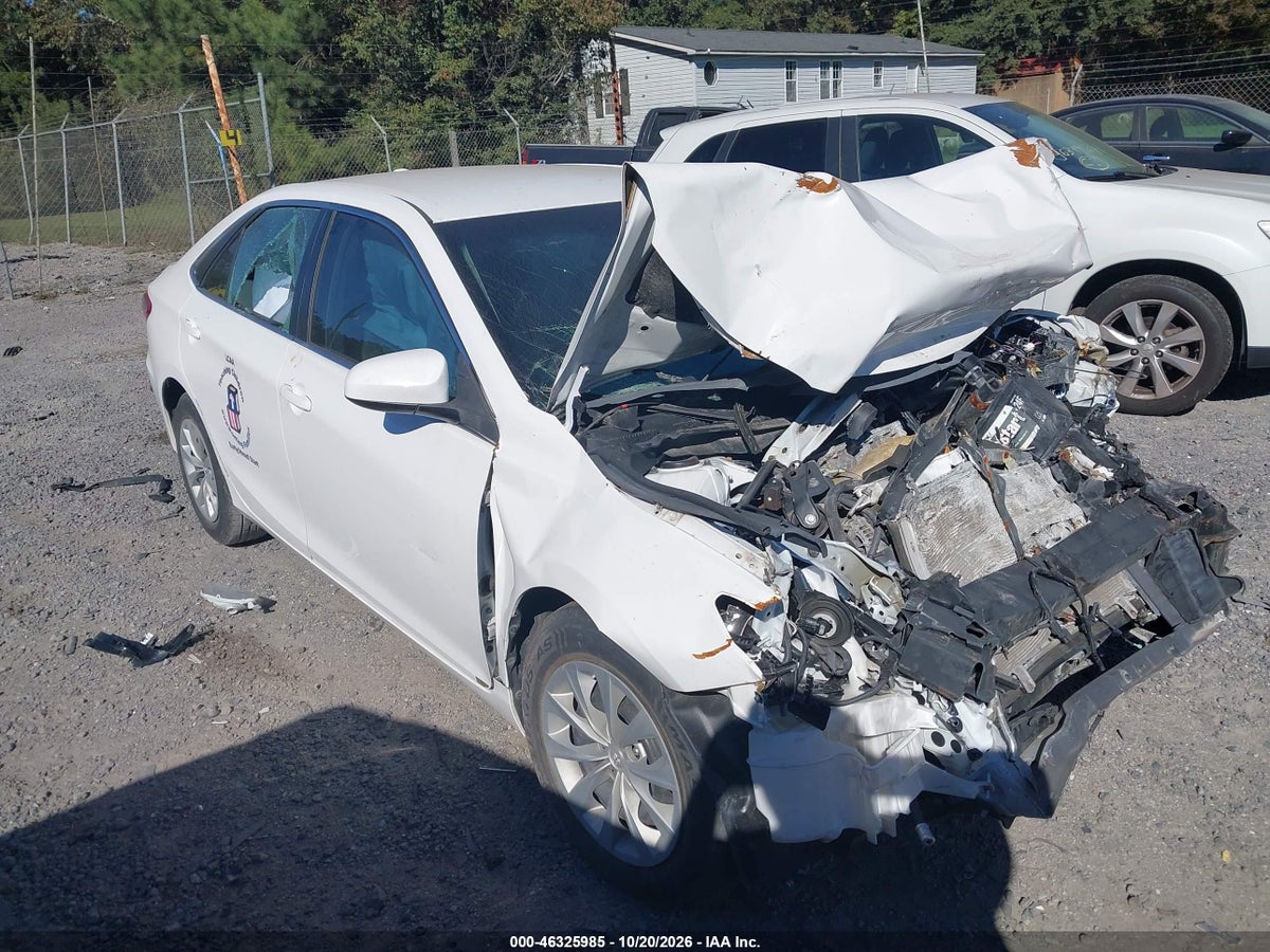 2015 TOYOTA CAMRY LE