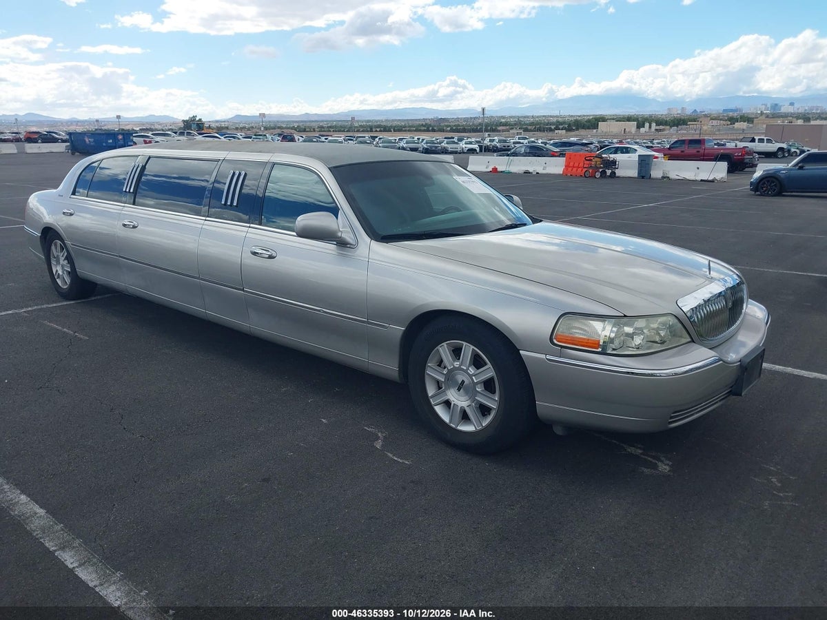 2011 LINCOLN TOWN CAR EXECUTIVE