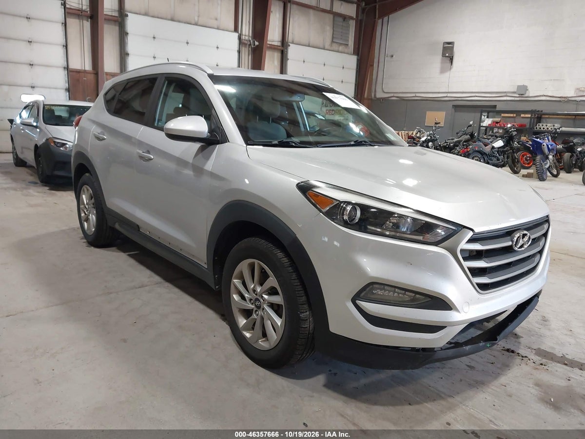 2016 HYUNDAI TUCSON SE