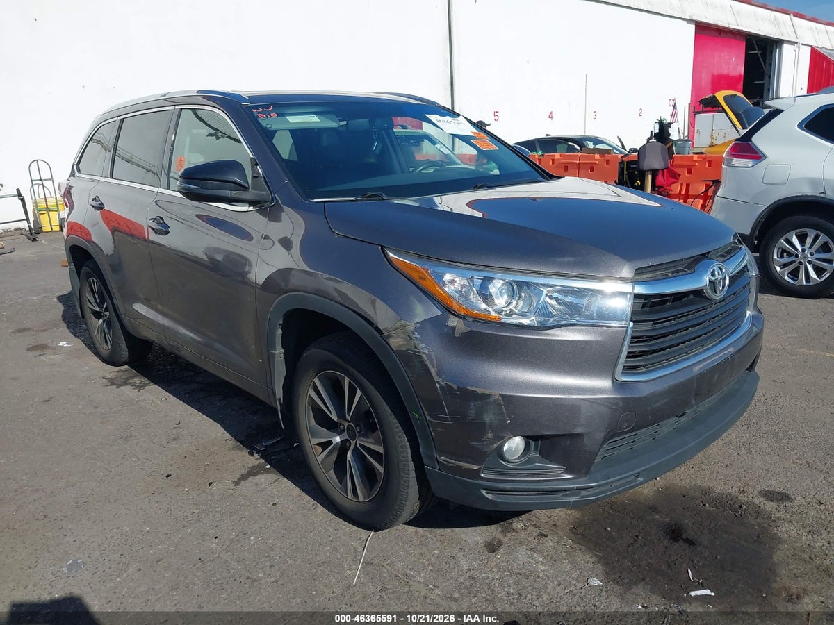 2016 TOYOTA HIGHLANDER XLE V6