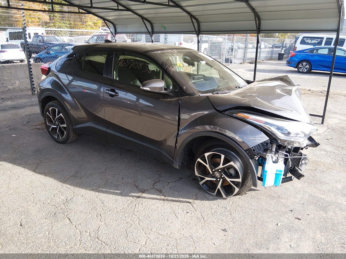 2021 TOYOTA C-HR XLE