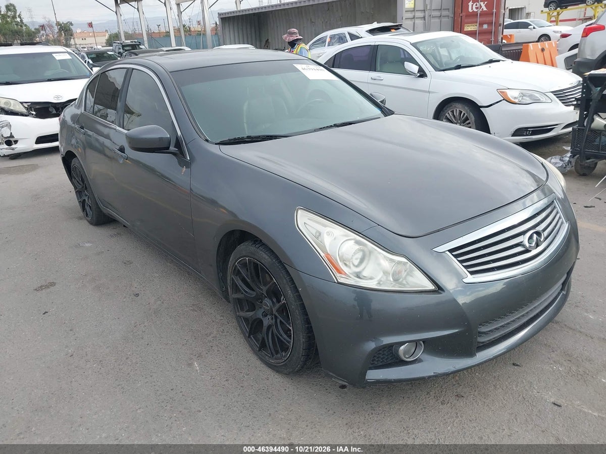 2013 INFINITI G37 JOURNEY