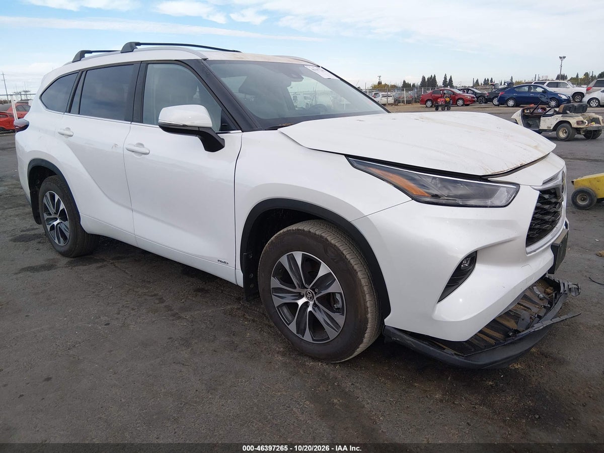 2026 TOYOTA HIGHLANDER HYBRID XLE