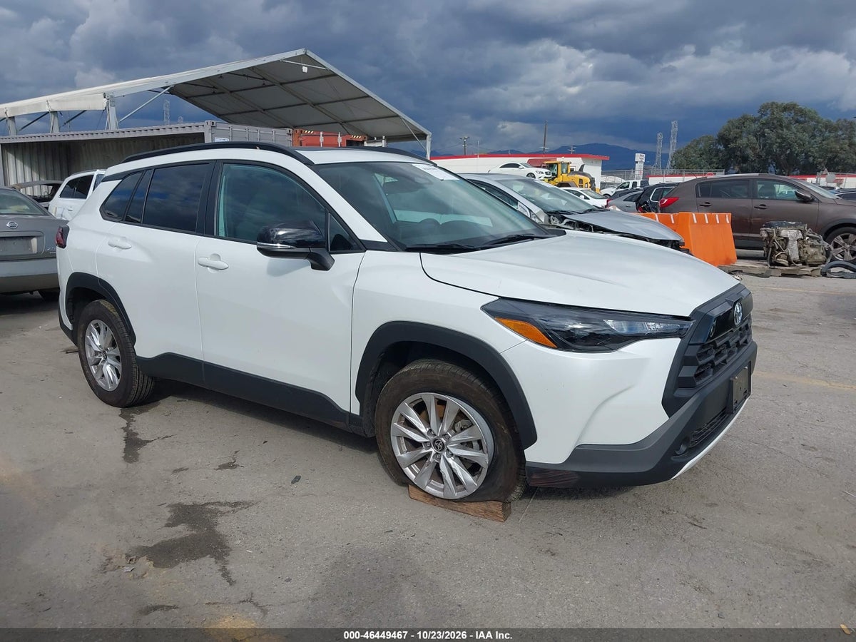 2026 TOYOTA COROLLA CROSS LE