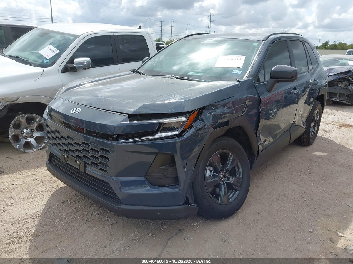 2026 TOYOTA RAV4 LE — снимка 2