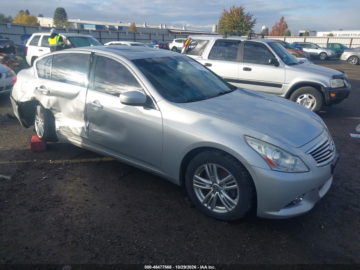 2013 INFINITI G37X