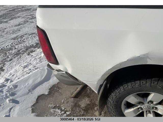 2013 RAM 1500 SLT thumbnail 11