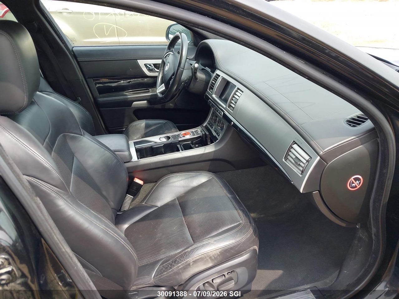 SAJXA0HB8CLS44128 · 2012 JAGUAR XF PORTFOLIO · 5/12