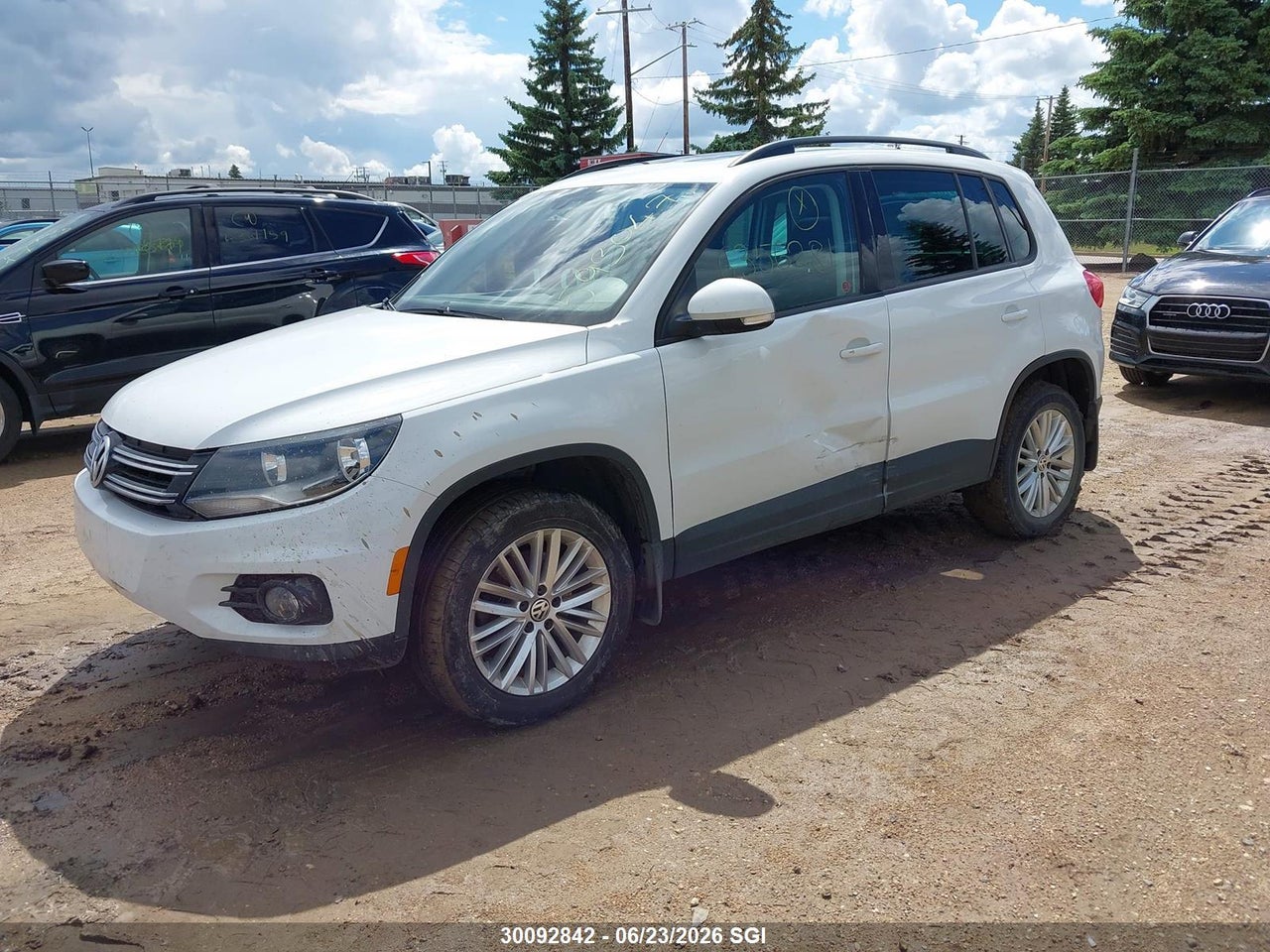 2016 VOLKSWAGEN TIGUAN COMFORT/HIGH/R-LINE/SP ED thumbnail 3