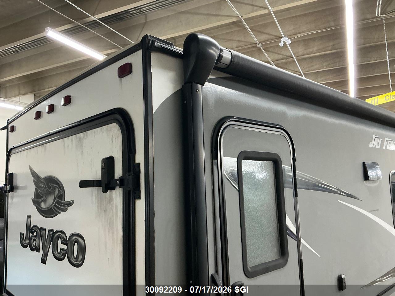 2016 JAYCO JAY FEATHER thumbnail 4