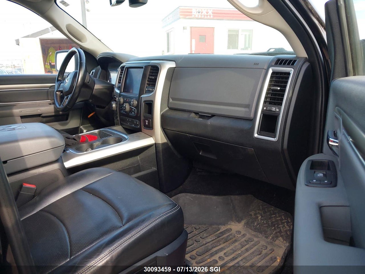 2018 RAM 1500 SLT thumbnail 6