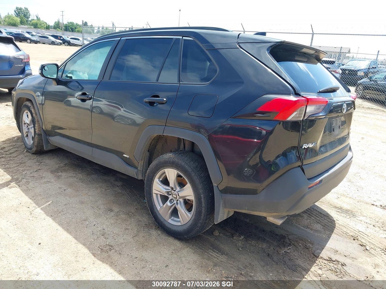 2025 TOYOTA RAV4 XLE/WOODLAND EDITION thumbnail 4