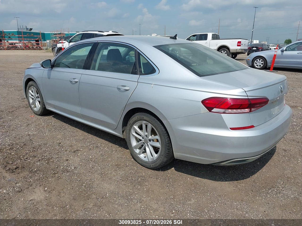 2021 VOLKSWAGEN PASSAT HIGHLINE thumbnail 4