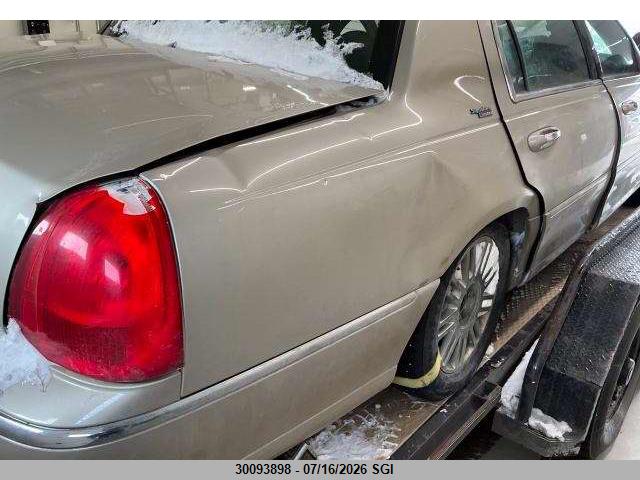2010 LINCOLN TOWN CAR SIGNATURE LIMITED thumbnail 7