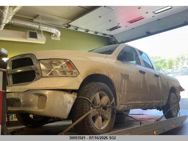 2019 RAM 1500 CLASSIC TRADESMAN thumbnail 3