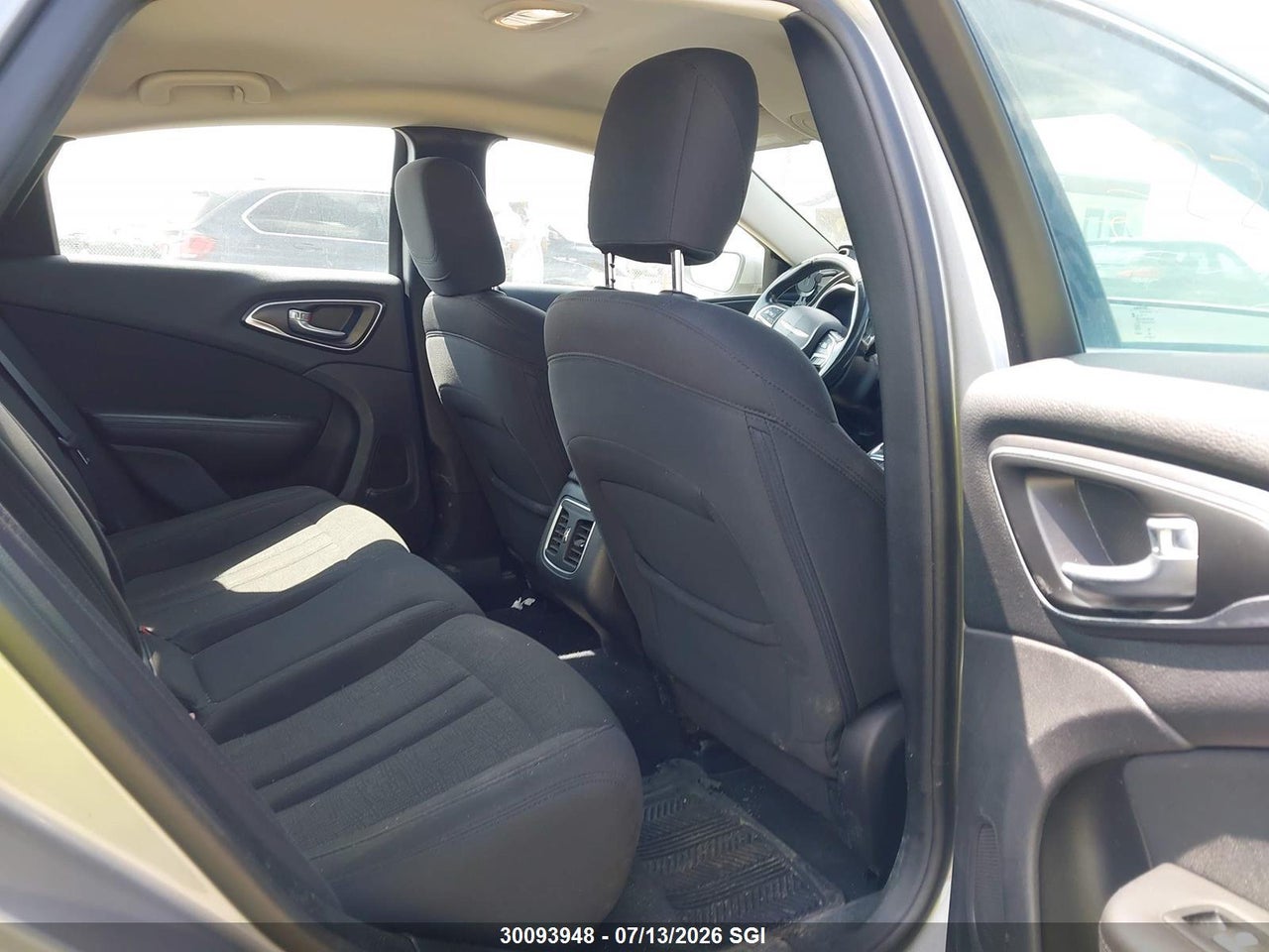2016 CHRYSLER 200 LIMITED thumbnail 9