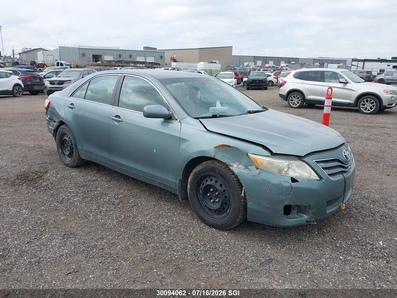 2010 TOYOTA CAMRY SE/LE/XLE thumbnail 2