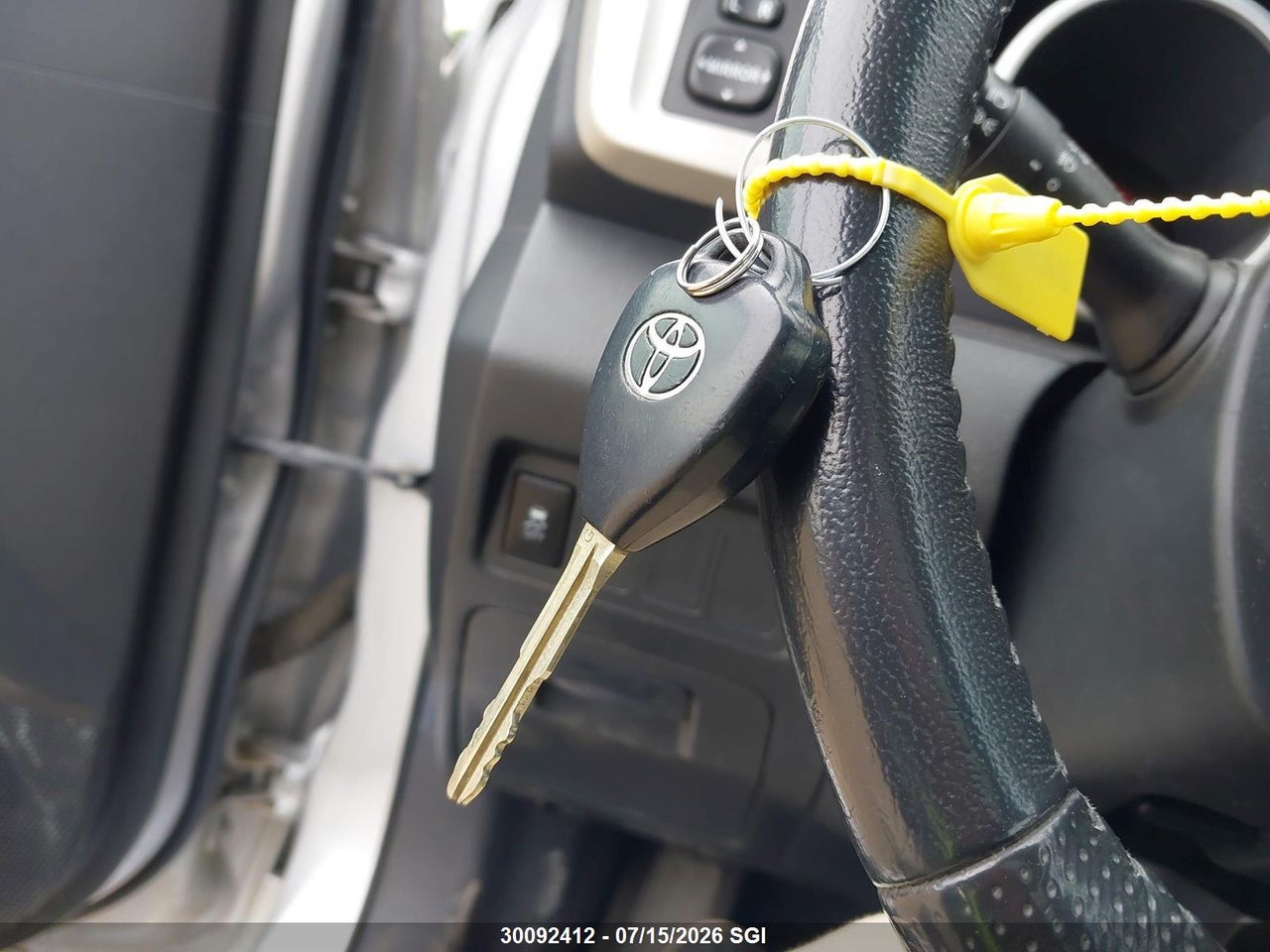 2011 TOYOTA COROLLA MATRIX thumbnail 12