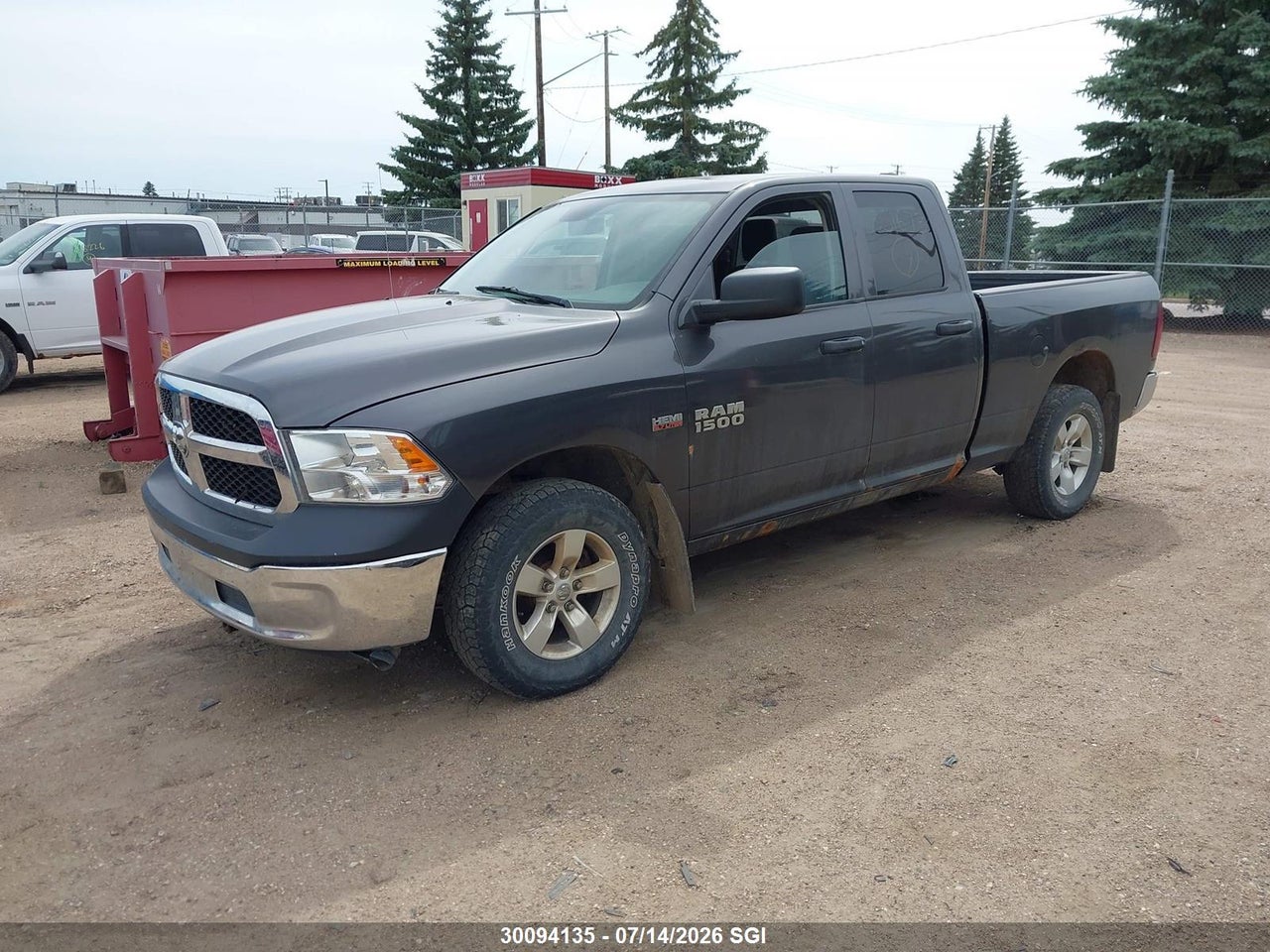 2015 RAM 1500 ST thumbnail 3