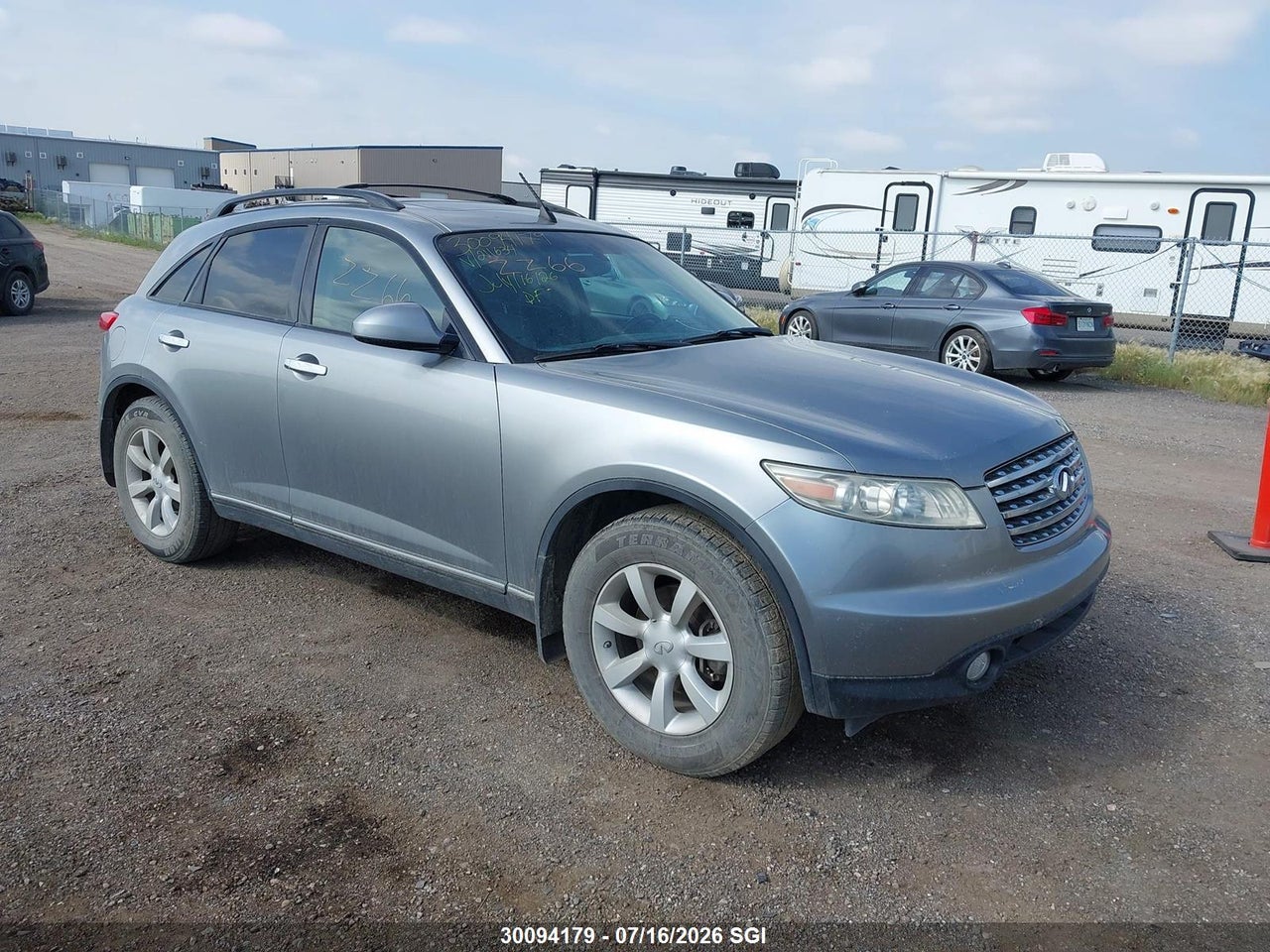 2005 INFINITI FX35 thumbnail 2