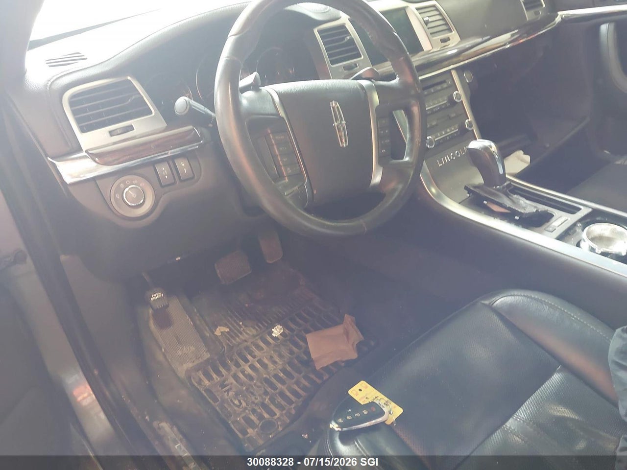 2011 LINCOLN MKS thumbnail 12