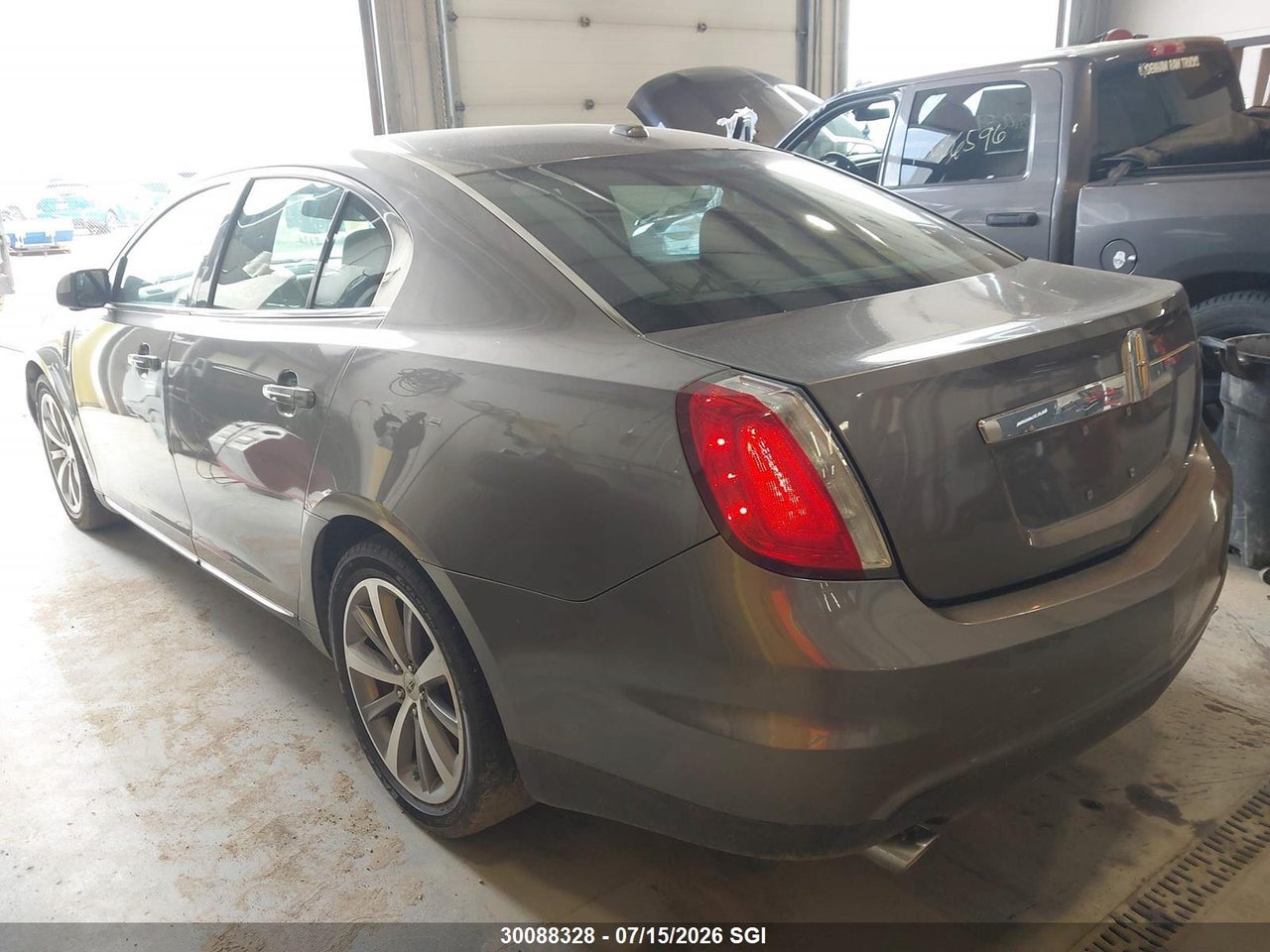 2011 LINCOLN MKS thumbnail 4