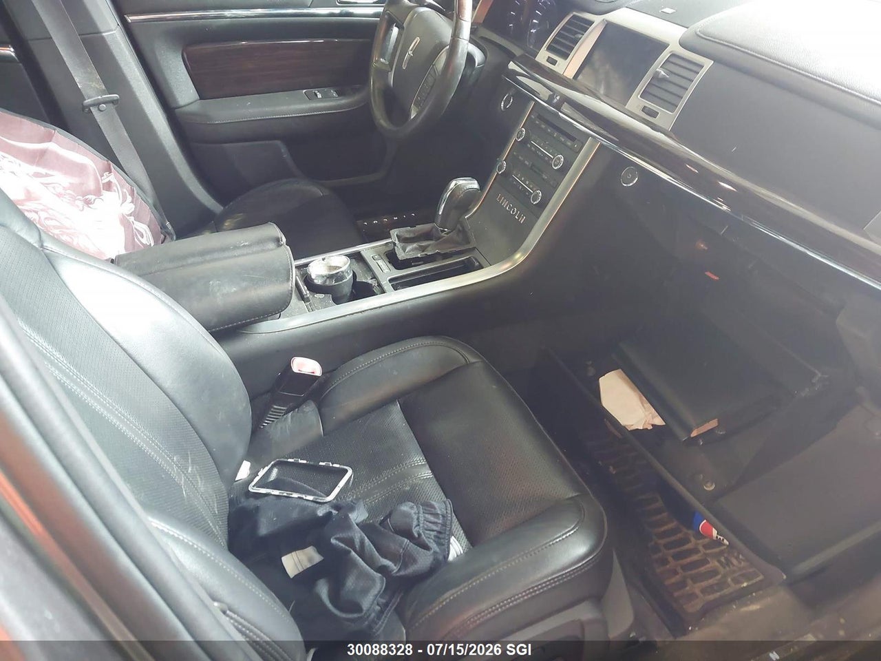 2011 LINCOLN MKS thumbnail 6
