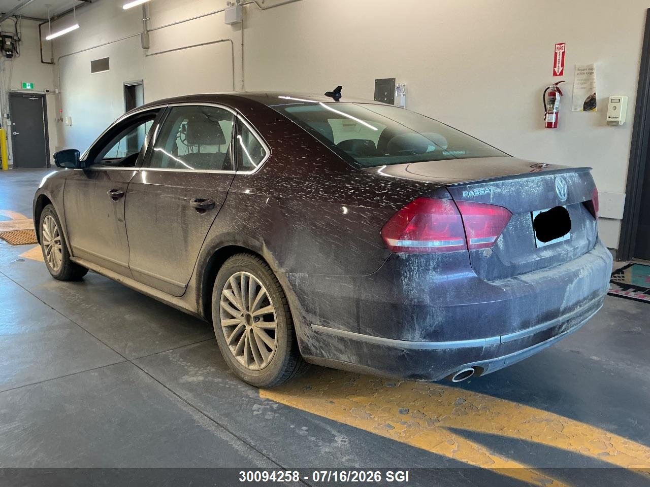 2013 VOLKSWAGEN PASSAT SEL thumbnail 4