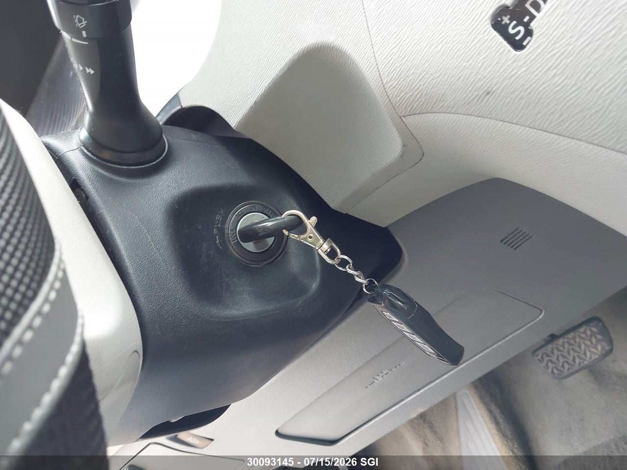 2012 TOYOTA SIENNA LE thumbnail 12