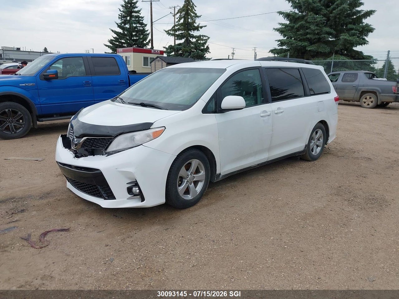 2012 TOYOTA SIENNA LE thumbnail 3