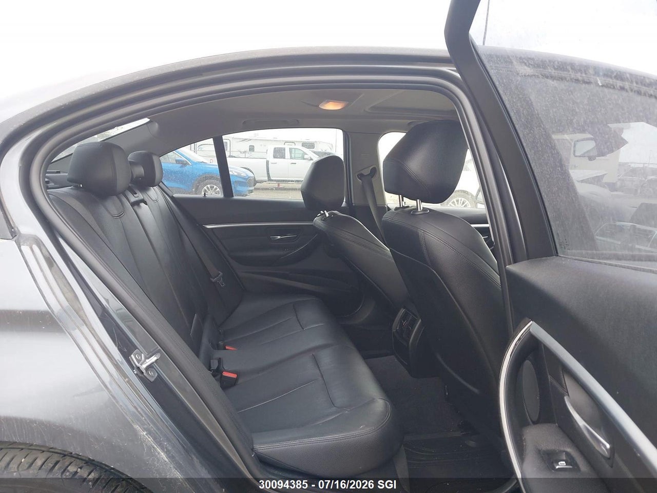 2016 BMW 320 XI thumbnail 9