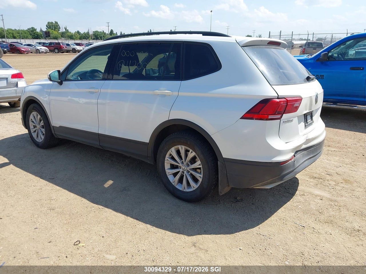 2019 VOLKSWAGEN TIGUAN S thumbnail 4