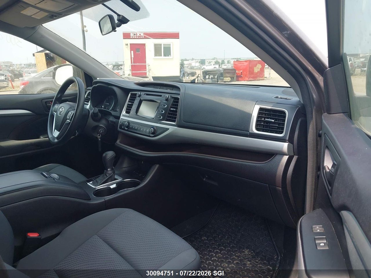 2016 TOYOTA HIGHLANDER LE/LE PLUS thumbnail 6