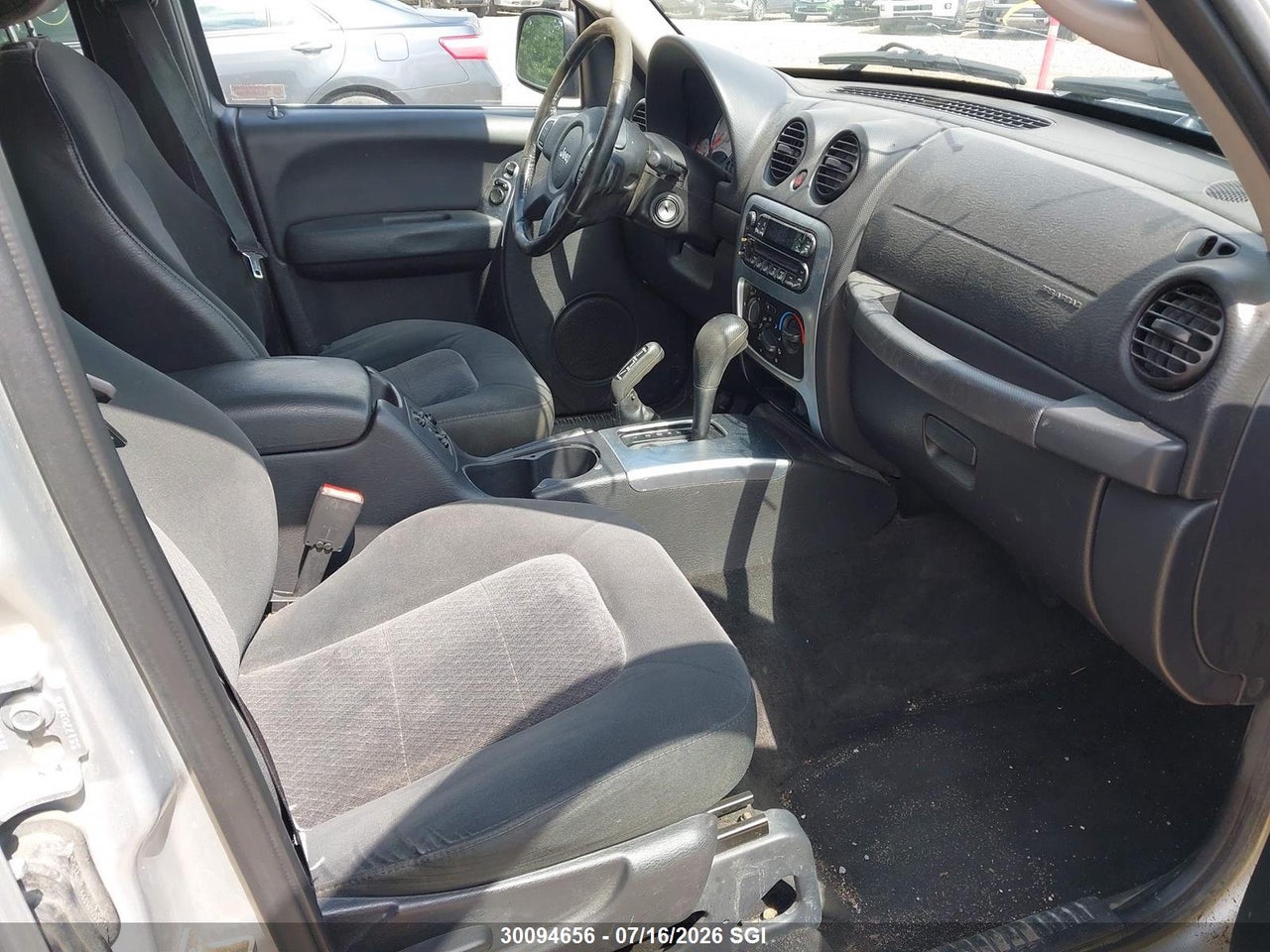 2004 JEEP LIBERTY LIMITED thumbnail 6