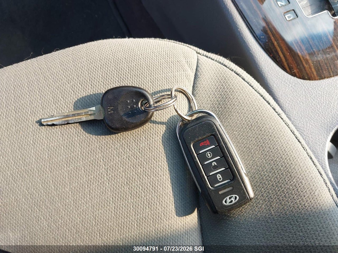 2012 HYUNDAI SANTA FE GLS thumbnail 12