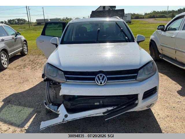 2013 VOLKSWAGEN TOUAREG V6 TDI thumbnail 2