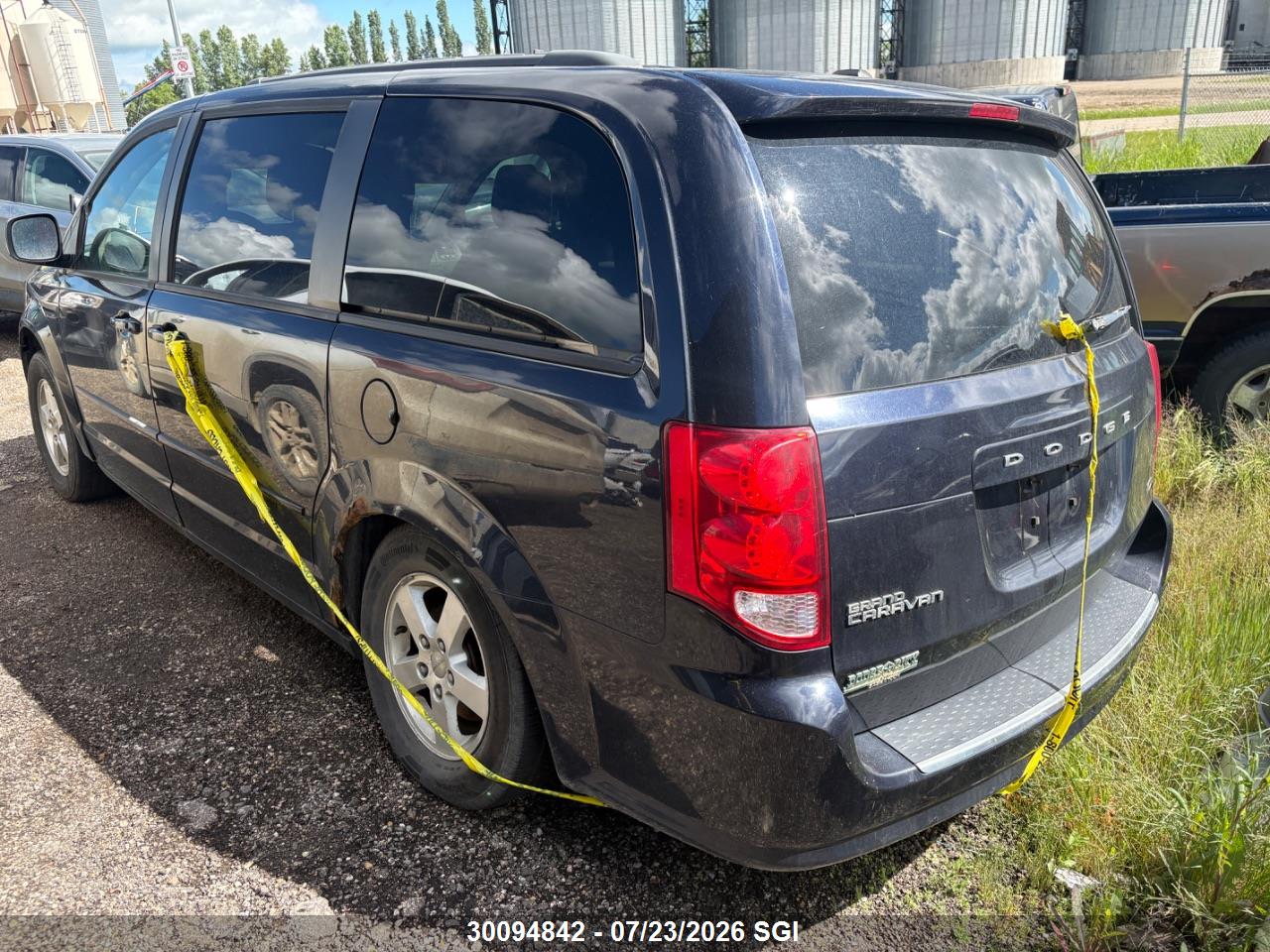 2011 DODGE GRAND CARAVAN EXPRESS thumbnail 4